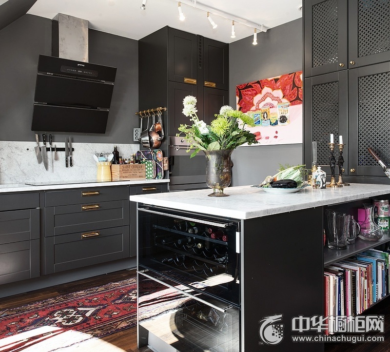 欧式风格灰色整体橱柜效果图 厨房灰色系整体橱柜图片