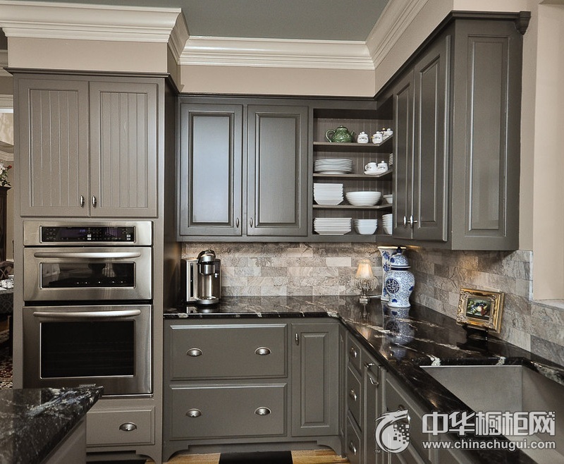 西式古典风厨房灰色橱柜装修效果图 L型整体橱柜效果图_最新图片-中华橱柜网
