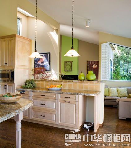 半开放式厨房橱柜吧台设计 增添生活情趣_中华橱柜网