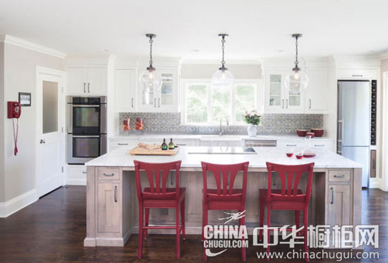 接合节日氛围 工艺橱柜实现厨房新年愿景